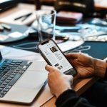 Pierwsze kroki na rynku pracy: jak połączyć naukę z pracą zdalną?