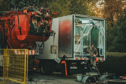 Czyszczenie kanalizacji we Wrocławiu - metody, koszty i kiedy wezwać specjalistę